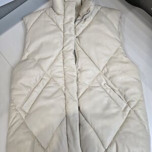 Abercrombie & Fitch Faux LeatherCream Puffer Vest